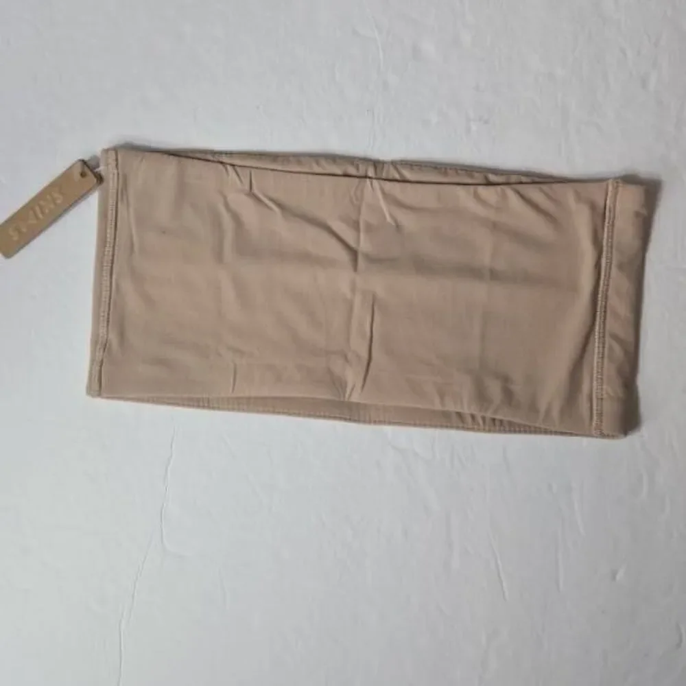 SKIMS  BANDEAU BRA NWT‎